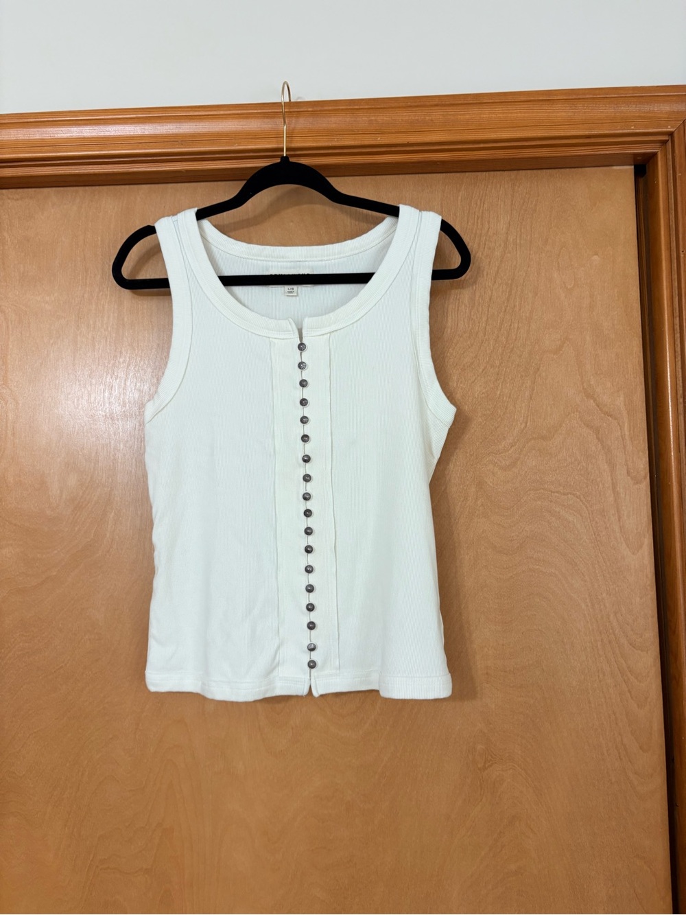 Buckle Cream Button-Front Ribbed Tank